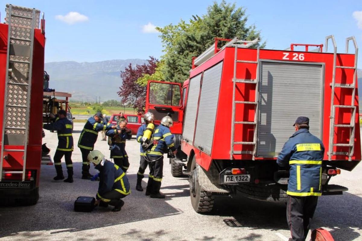Εποχικοί πυροσβέστες: Ζητούν πρόσληψη μόνιμου προσωπικού – Βολές κατά Τουρνά