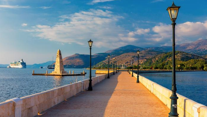 «Φάρος»: Τελικά, επιτρέπεται ή απαγορεύεται το ψάρεμα από τη Γέφυρα Δεβοσέτου;