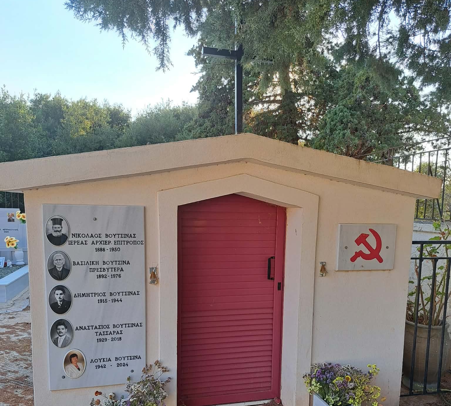 Φάρσα: Οργή για την απόπειρα βεβήλωσης του οικογενειακού κενοταφίου Βουτσινά