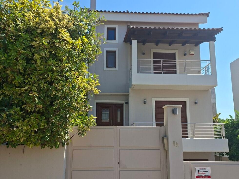 Εξαφανισμένη η Bellavia μετά την τραγωδία στη Σίφνο – Η «Εφ.Συν.» στα άδυτα των εταιρειών με τα ελικόπτερα