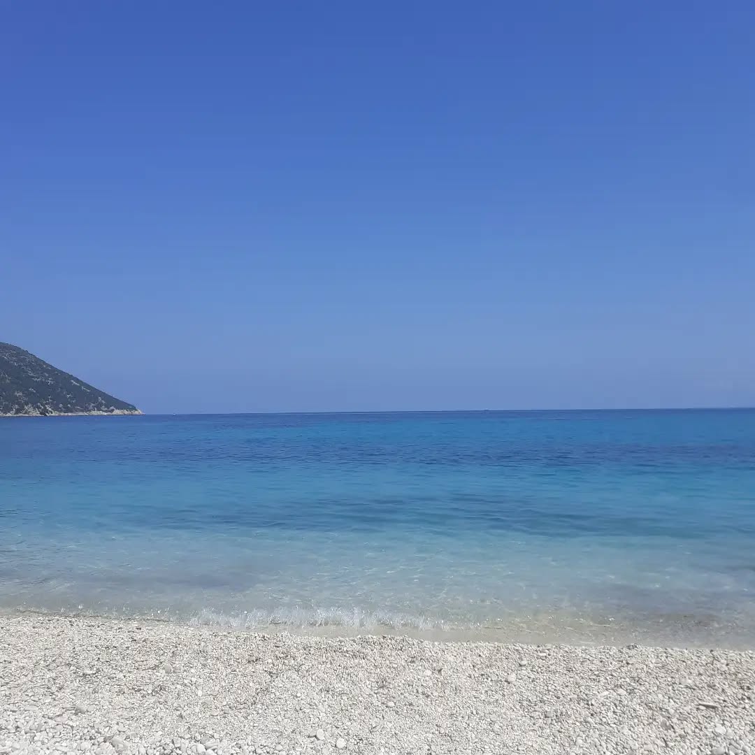 Η πραγματική ζωή στα νησιά μας δεν είναι αυτή που βλέπουν οι παραθεριστές