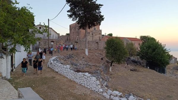 Ιερά Παράκληση την Τρίτη στην Υπεραγία Θεοτόκο από τη Μονή Άτρου