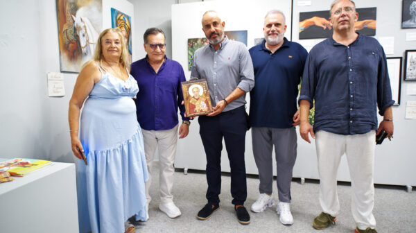 Καλλιτεχνική Τριλογία: Το δώρο-έκπληξη του Διονύση Λυκούδη στον Νίκο Μενάγια και η έντονη κινητικότητα των «ΑΕΤΩΝ»