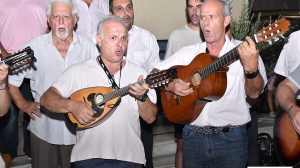 Κεφαλονίτικη βραδιά με τους Κανταδόρους της Χορωδίας Αργοστολίου στο Electra Hotel