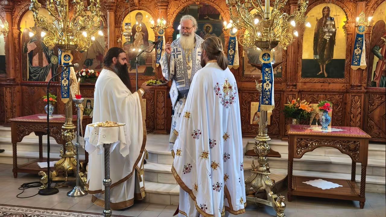 Με κάθε επισημότητα ο εορτασμός της Μεταμόρφωσης του Σωτήρος στον Πόρο [εικόνες +βίντεο]