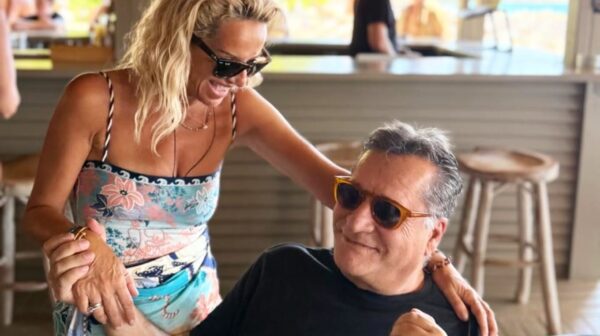 Οι ευχές του Διονύση Λυκούδη με τη Μαρία Μπεκατώρου στο Costa Costa