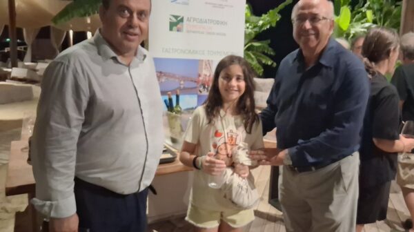 Οι γεύσεις μάς φέρνουν πιο κοντά: Ένα ξεχωριστό δείπνο για τους νέους της κεφαλλονίτικης διασποράς [εικόνες]