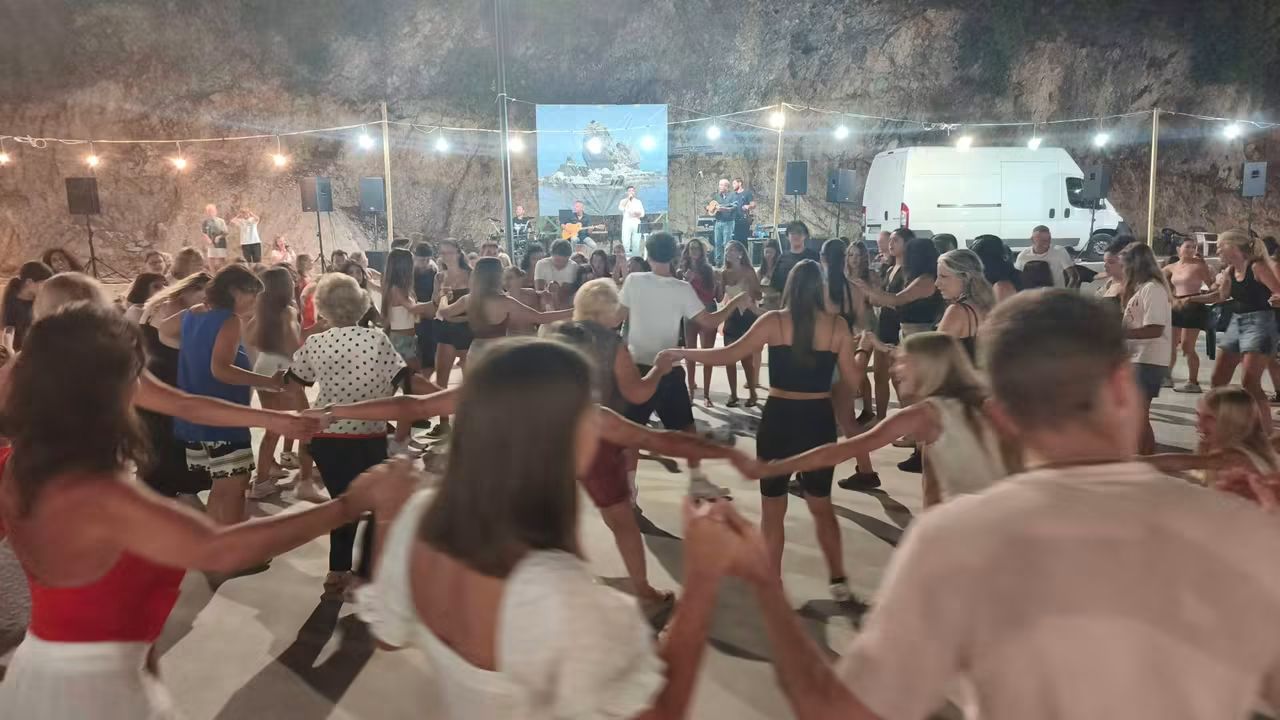 Πρωτοφανής προσέλευση 3