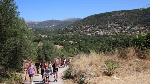 Τα εννιάμερα της Παναγίας και η περιφορά της εικόνας της Παναγιάς Στεφάνας στα Δεμουτσαντάτα