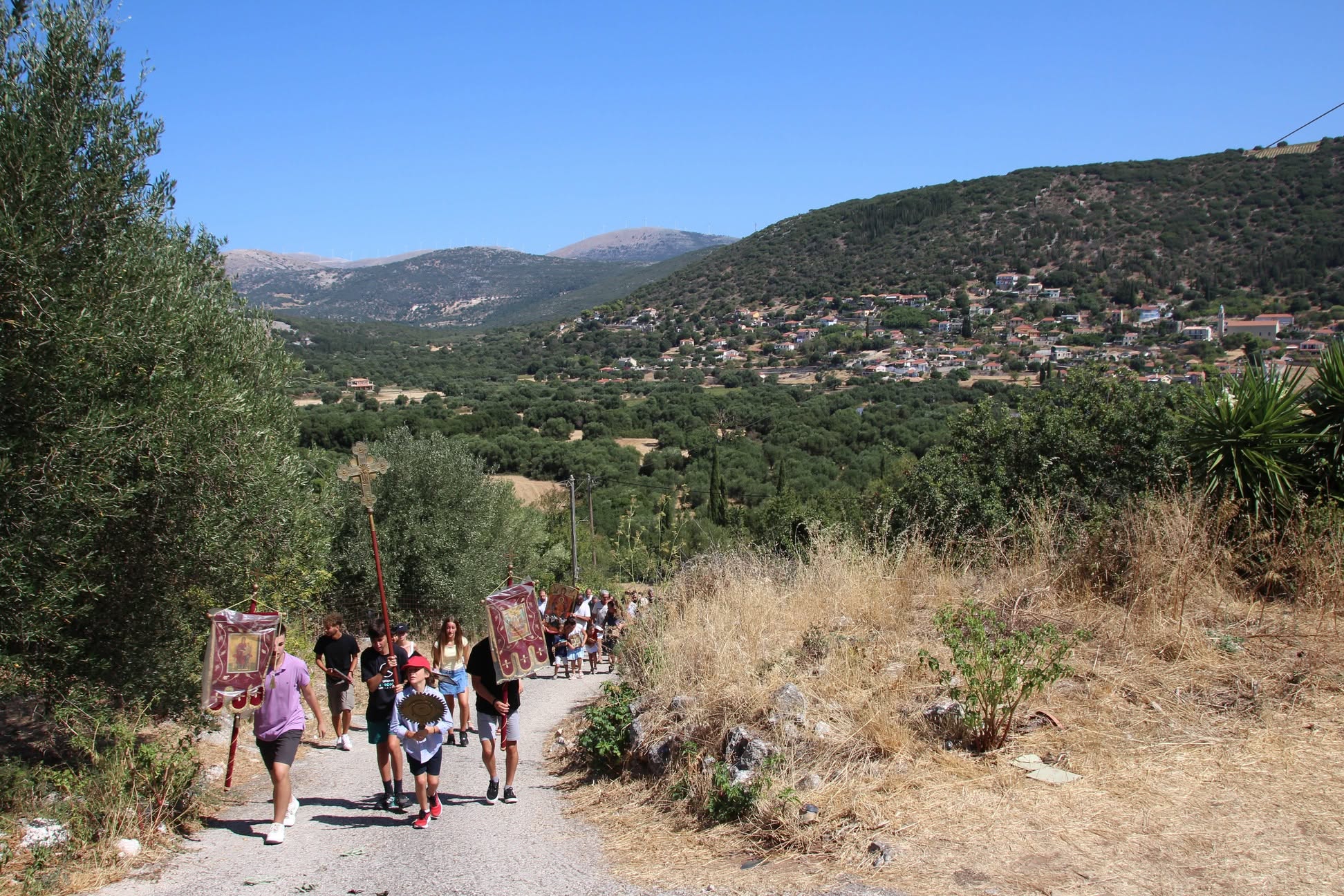 Τα εννιάμερα της Παναγίας και η περιφορά της εικόνας της Παναγιάς Στεφάνας στα Δεμουτσαντάτα