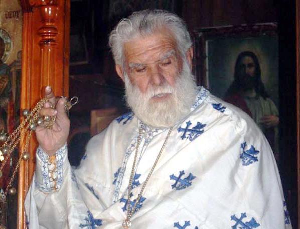 Τέτοια μέρα που ξημερώνει, θυμήθηκα τον παπα  Σωτήρη, τον Μαρκάτο, εκεί, στο ξωκλήσι του –Σωτήρα , της Θηνιάς