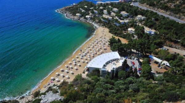 ΥΠΕΝ: τι αλλάζει στην εκτός σχεδίου και σε ζώνη ακτής, για τουριστική δόμηση