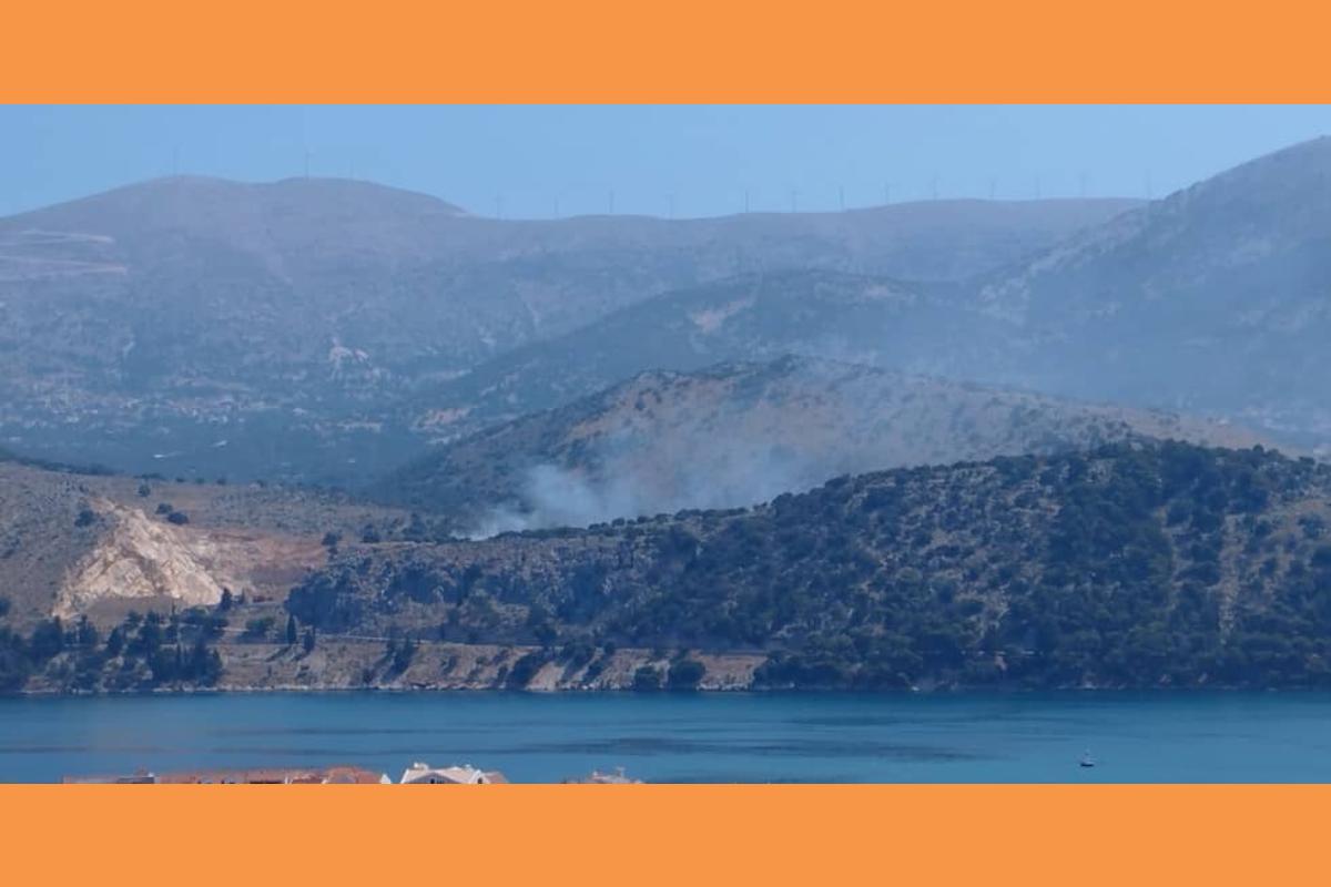 Δεκατρείς μήνες εξακολουθεί να καίει η πυρκαγιά στην περιοχή «Λαγκάδα» του δήμου Αργοστολίου Κεφαλονιάς