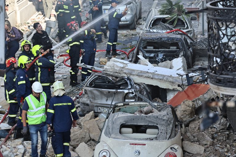 Έκρηξη στην Πλάκα: Πληροφορίες για 5 αγνοούμενους, στο κτίριο που κατέρρευσε