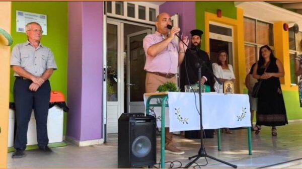Κεφαλονιά: Ο διευθυντής του Δημοτικού Σχολείου Πόρου τα είπε έξω από τα δόντια – «Τα παιδιά κινδυνεύουν»
