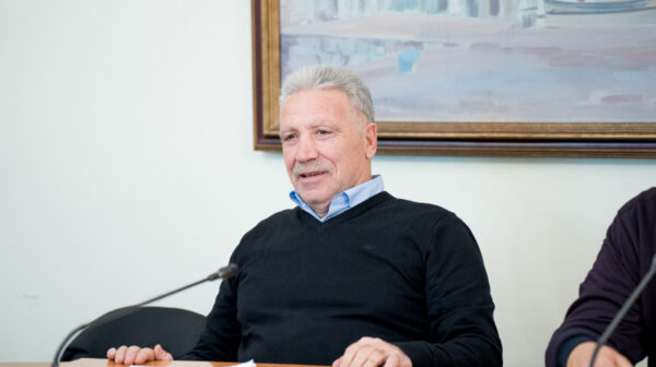 Λαϊκή Συσπείρωση Ληξουρίου: «Διψάει η αυλή του για νερό κι αυτός αλλού ποτίζει…»