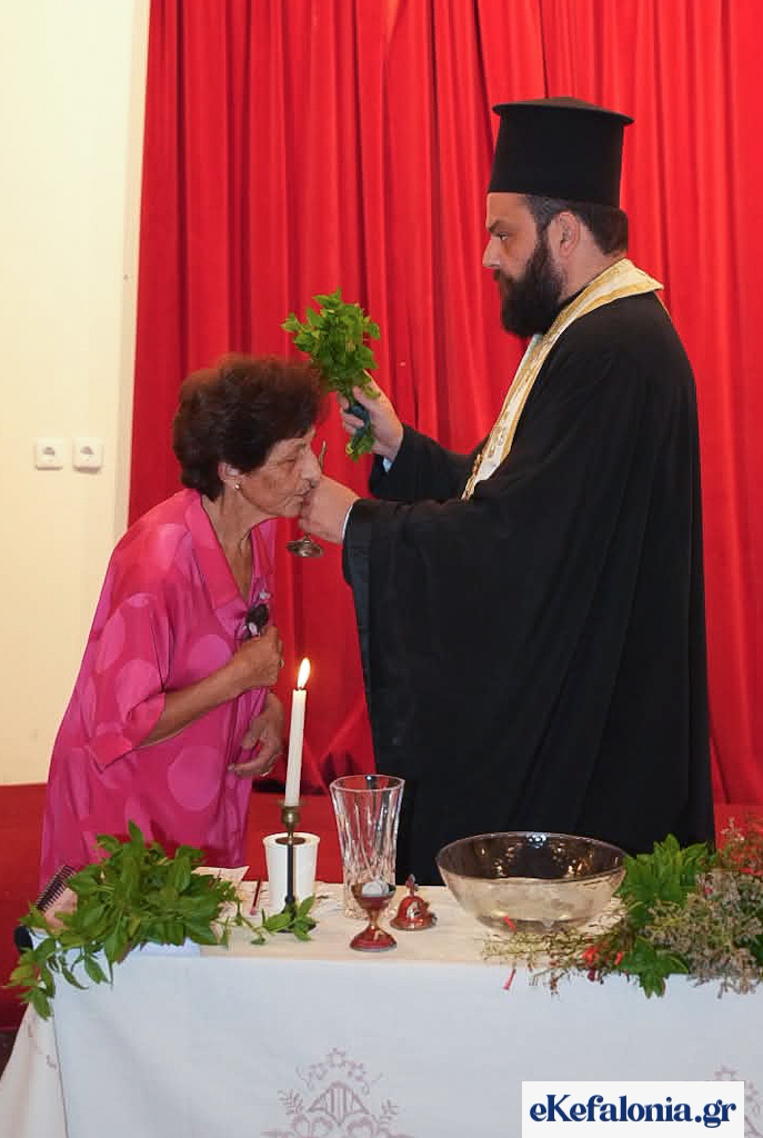 Με αγιασμό ξεκίνησε η νέα χρονιά για το Λύκειο των Ελληνίδων Αργοστολίου [εικόνες]