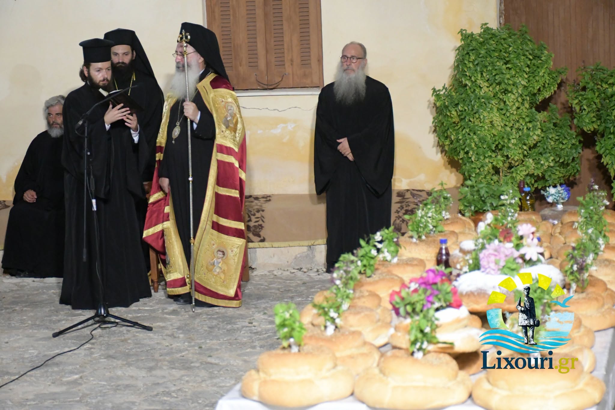Με πλήθος πιστών ο Αρχιερατικός Εσπερινός στην Ιερά Μονή Κηπουραίων [εικόνες]