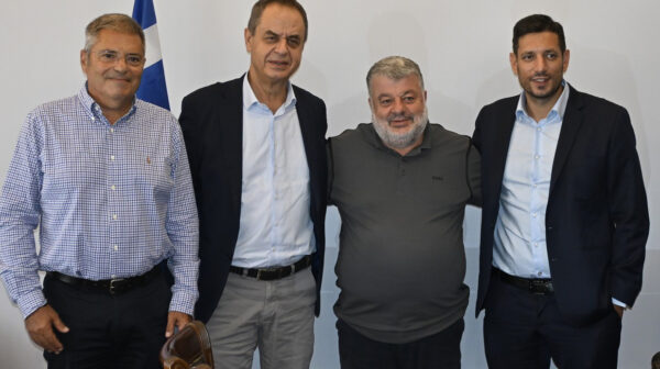 Ο δήμαρχος των ολίγων …δεν σέβεται ούτε την ιστορία του Αργοστολιού!