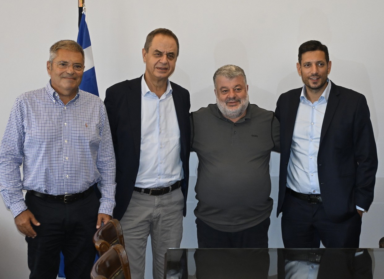 Ο δήμαρχος των ολίγων …δεν σέβεται ούτε την ιστορία του Αργοστολιού!