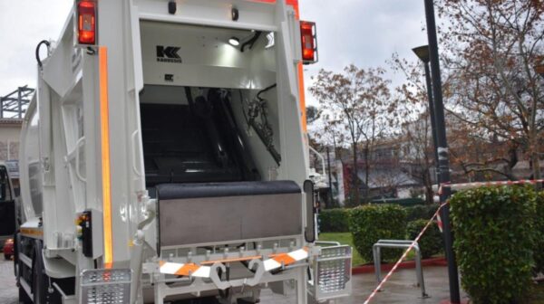 Ακρωτηριάστηκε δάχτυλο εργαζομένου σε απορριμματοφόρο…..