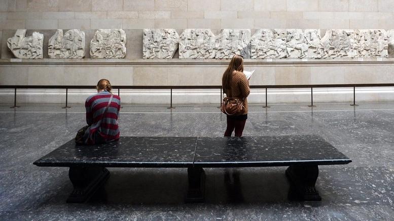 Διαμαρτυρία για την επιστροφή των Γλυπτών του Παρθενώνα στη λαμπερή δεξίωση του Βρετανικού Μουσείου