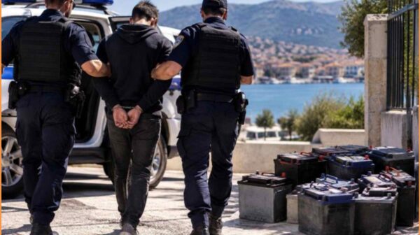 Κεφαλονιά: 19χρονος έκλεψε 11 μπαταρίες αυτοκινήτων