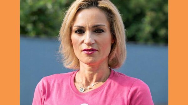 ΚΥΡΙΕ ΑΔΩΝΙ, ΤΑ ΠΑΙΔΙΑ ΔΕΝ ΚΙΝΔΥΝΕΥΟΥΝ ΜΟΝΟ ΑΠΟ ΤΑ SOCIAL