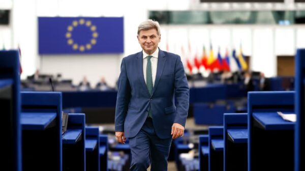 Παρέμβαση Φαραντούρη, για τις σημερινές Τουρκικές απειλές για το “καλώδιο”