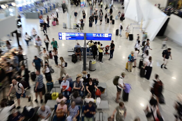 Προβλήματα στο «Ελευθέριος Βενιζέλος»: Ακυρώσεις πτήσεων και καθυστερήσεις λόγω τεχνικού προβλήματος στην Ιταλία
