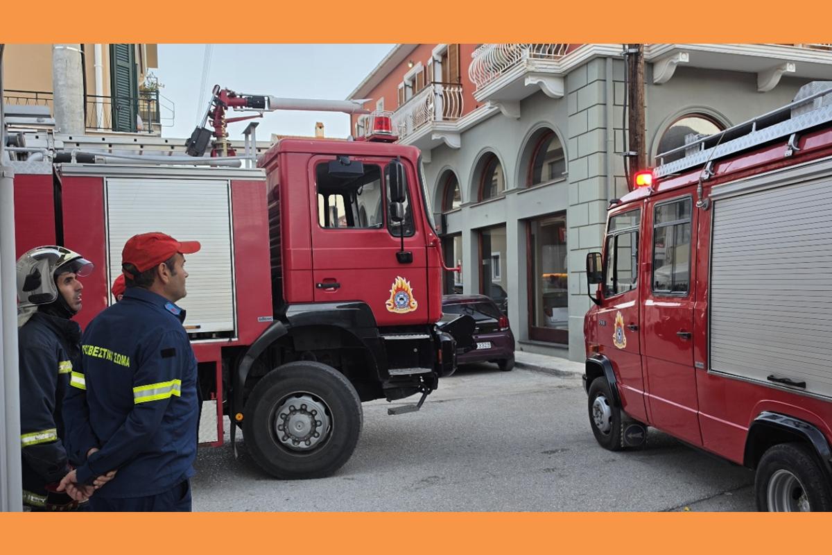 ΠΥΡΚΑΓΙΑ ΣΕ ΟΙΚΙΑ ΣΤΗΝ ΟΔΟ ΚΕΦΑΛΟΥ ΚΑΙ ΛΙΘΟΣΤΡΩΤΟΥ — ΑΜΕΣΗ ΕΠΕΜΒΑΣΗ ΤΗΣ ΠΥΡΟΣΒΕΣΤΙΚΗΣ