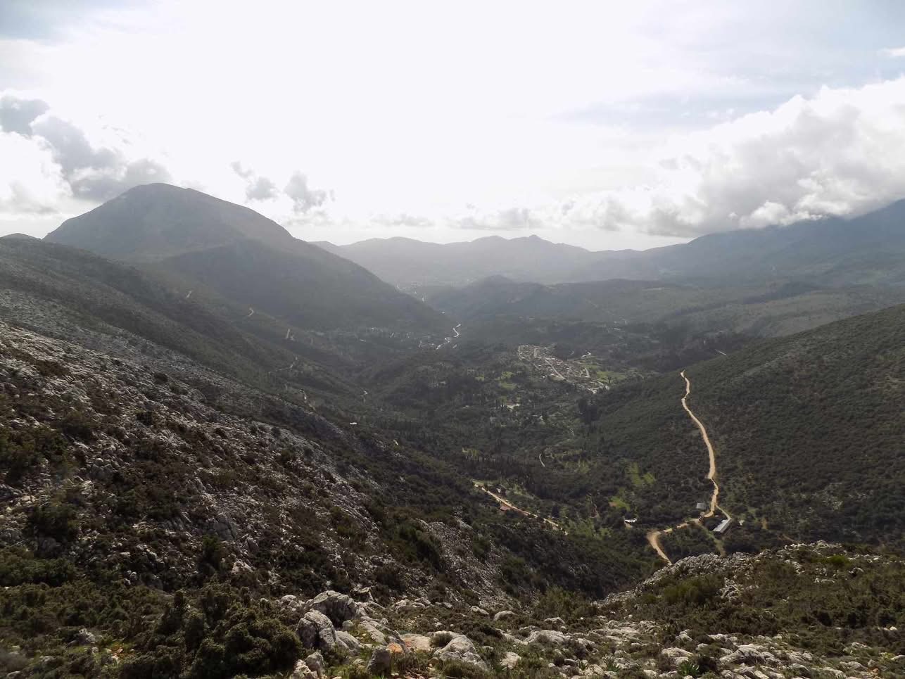 Στην Κόκκινη Ράχη με την Ορειβατική Λέσχη – Ανάβαση στην τέταρτη ψηλότερη κορυφή της Κεφαλονιάς