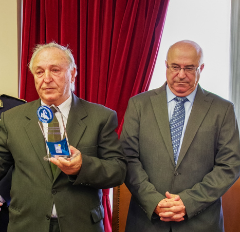 Τιμήθηκε ο Μπάμπης Μακρής για την προσφορά του στον πολιτισμό της Κεφαλονιάς