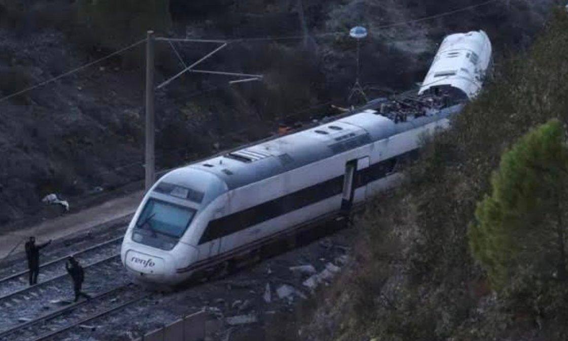 Τραγωδία στην Ισπανία: Σύγκρουση τρένων στο Τολέδο – Τουλάχιστον 39 νεκροί